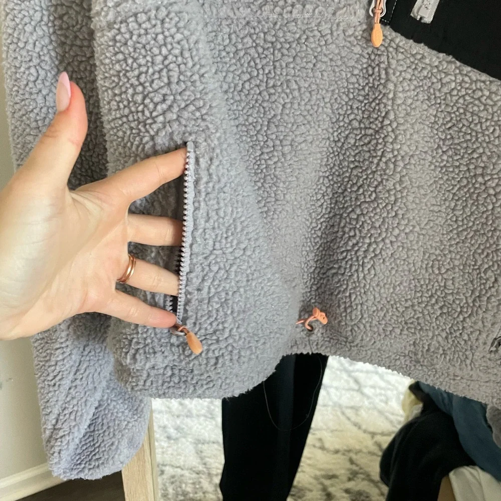 Vans Heather Gray and Black Sherpa Sweater - Picture 3 of 7